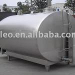 Milk cooling tank with CIP unit