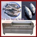 Fish scale removing machine-