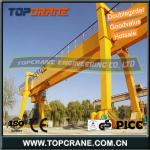 Propelled and self-propelled gantry manure crane