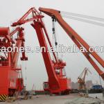 Shipside portal crane