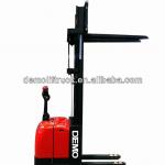 Full electric stacker with EPS