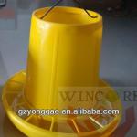 Poultry pan feeder