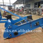 groundnut harvesting machine /carrot harvester/potato harvesting machine86-15237108185