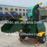 Industrial large wood chipper with conveyor belt