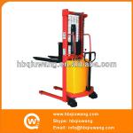 Straddle legs semi-electric pallet stacker