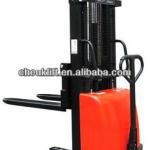 Straddle adjustable leg semi-electric stacker with Steel board fork