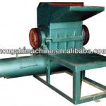 Plastic cleaning and crushing machine