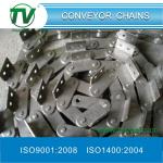 Conveyor chain with attachments