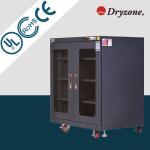 Dehumidifying cabinet for electronic components storage