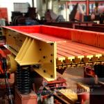 Vibrating feeder machine-