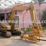 Excavator mounted hydraulic rock splitter