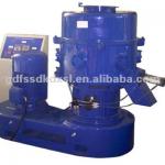 Plastic granulating machine-