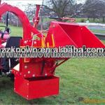 Chip size adjustable wood chipper machine with tractor drive