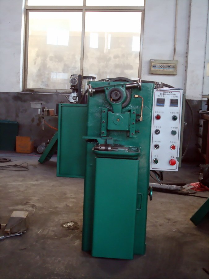 4T forming machine.