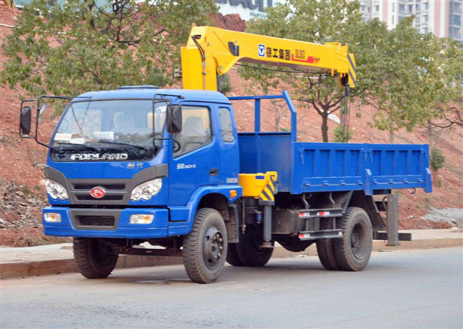 5 tons Trucks with Hydraulic Crane Arm Factory Price USD16000