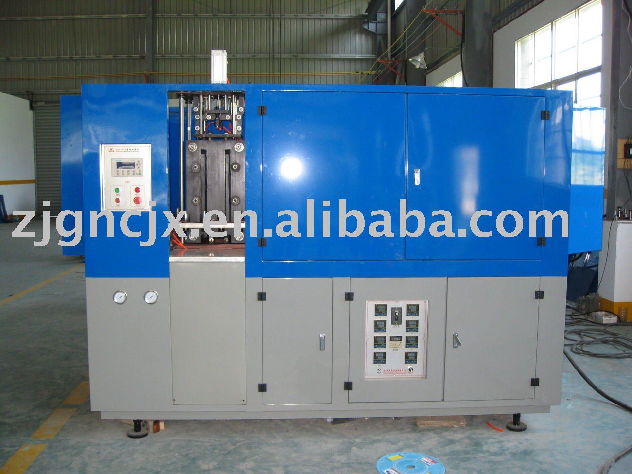 Automatic Bottle Blowing Machine