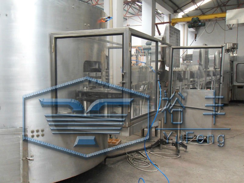 Automatic bottle sorting machine