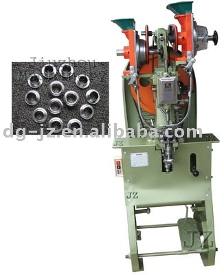 Automatic eyelet machine