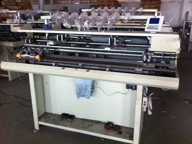 AUTOMATIC FULLY FASHIONED FLAT KNITTING MACHINE