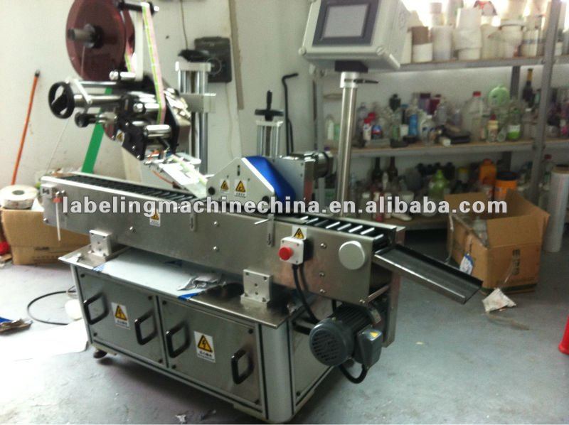 Automatic labeling machine for 10ml eye drop bottle