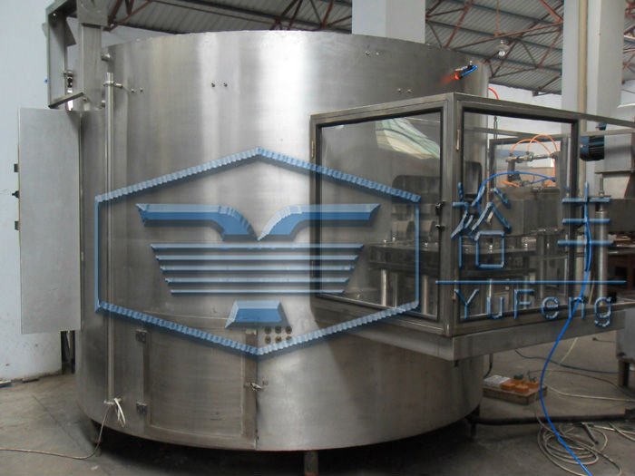 Automatic plastic bottle sorting machine