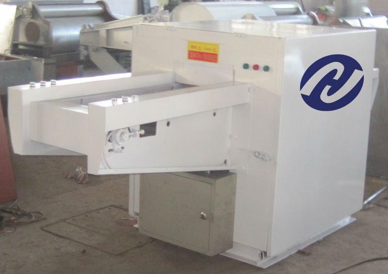 Automatic textile waste cutting machine/clothes cutting machine/clothes stripping machine