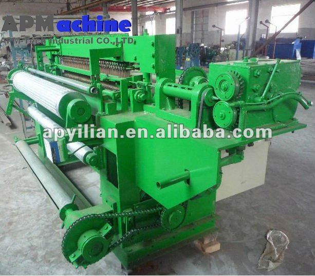 Automatic wire mesh welding machine