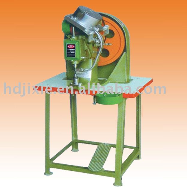 belt eyeleting machine