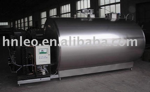 Bulk milk cooler