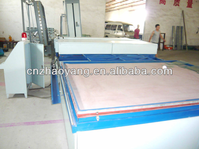 Colored laminated glass forming machine