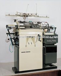 Computerized Glove Knitting Machine