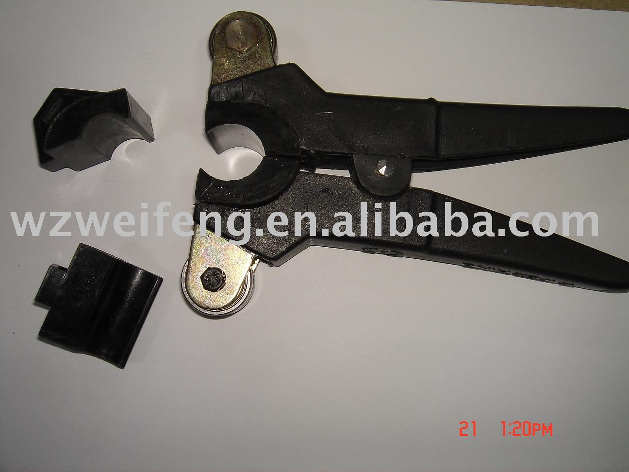 covering machine hand pliers