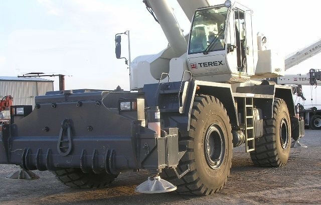 Crane Terex RT100. Year 2011