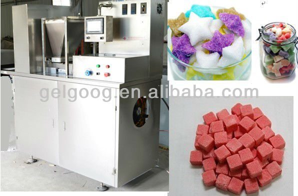 Cube sugar forming machine