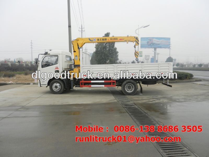 dongfeng 4*2 4 tons LHD/RHD truck mounted crane