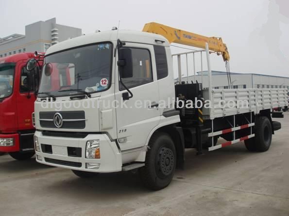 Dongfeng 4X2 truck mounted crane