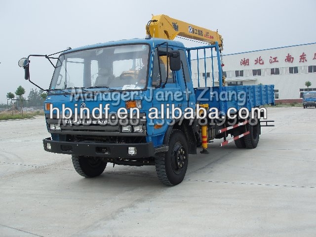 Dongfeng EQ145 truck cargo crane (telescoping boom crane)