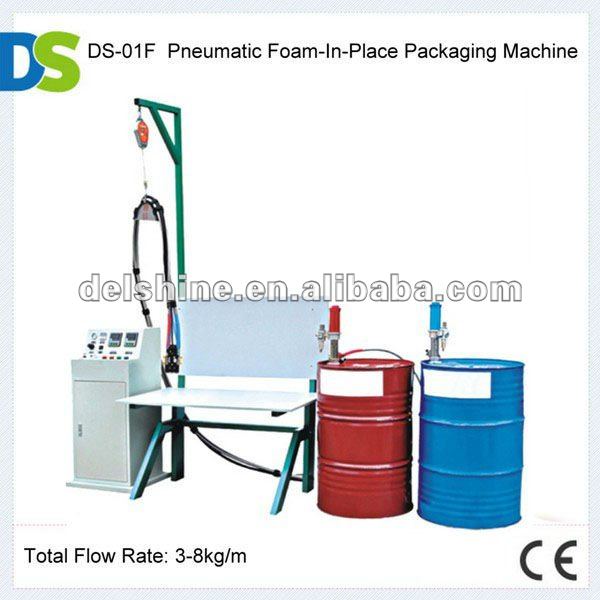 Drinking fountain filling foam machine foam packaging