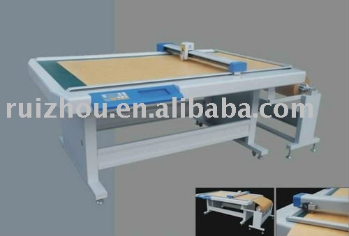 Flatbed auto-feeding pattern cutting machine