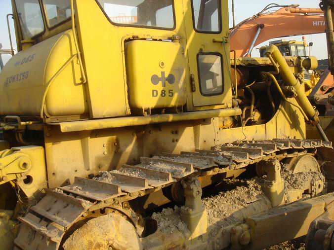 Good working condition of used Komatsu D85-18 Bull dozer is underselling