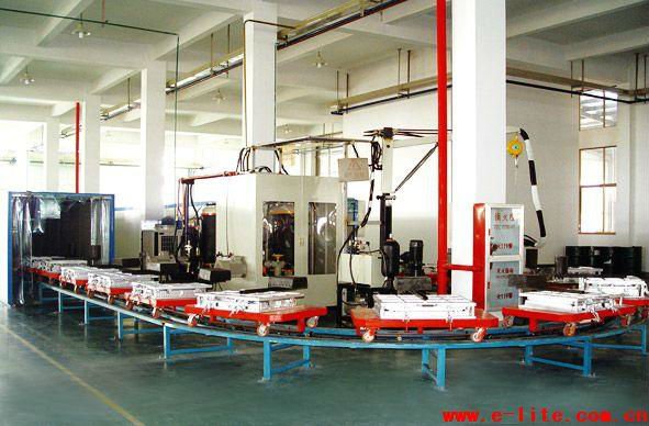 Ground-guide-rail Refrigerator Door Foaming Line