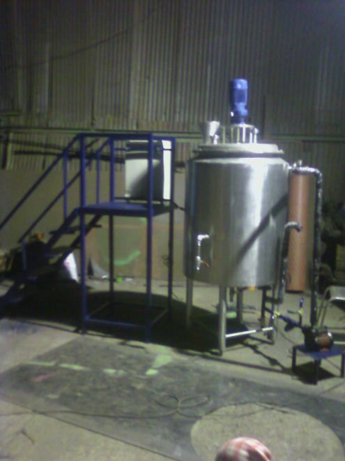 honey preheating cum homogenisation tank