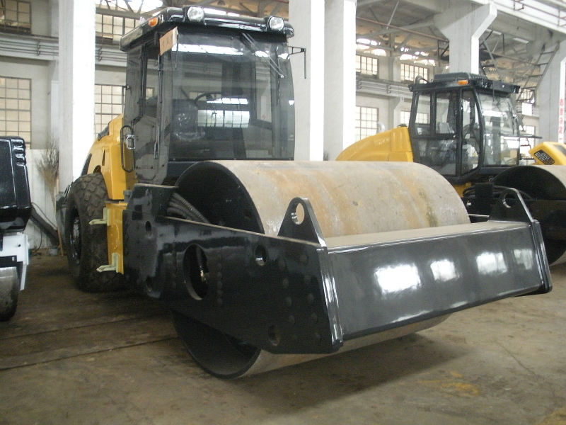 HYD20H hydraulic single drum vibratory road roller( CUMMINS engine)