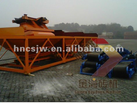 Hydraulic highway shoulders brick maker