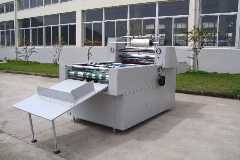 HYDRAULIC LAMINATING MACHINE