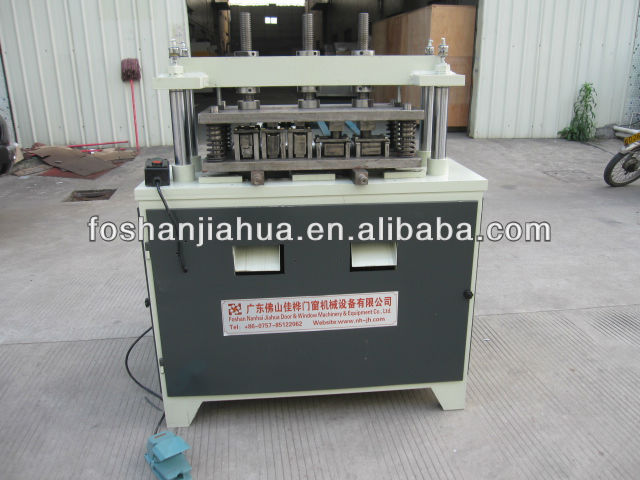 Hydraulic pulling for aluminum windows and doors machine/ALUMINUM MACHINE