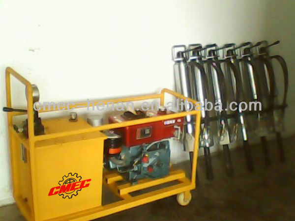 Hydraulic rock and concrete splitter