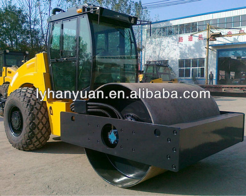 Hydraulic single drum vibratory road roller vibrator with pad foot