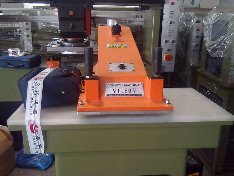 Hydraulic Swing arm cutting press F50