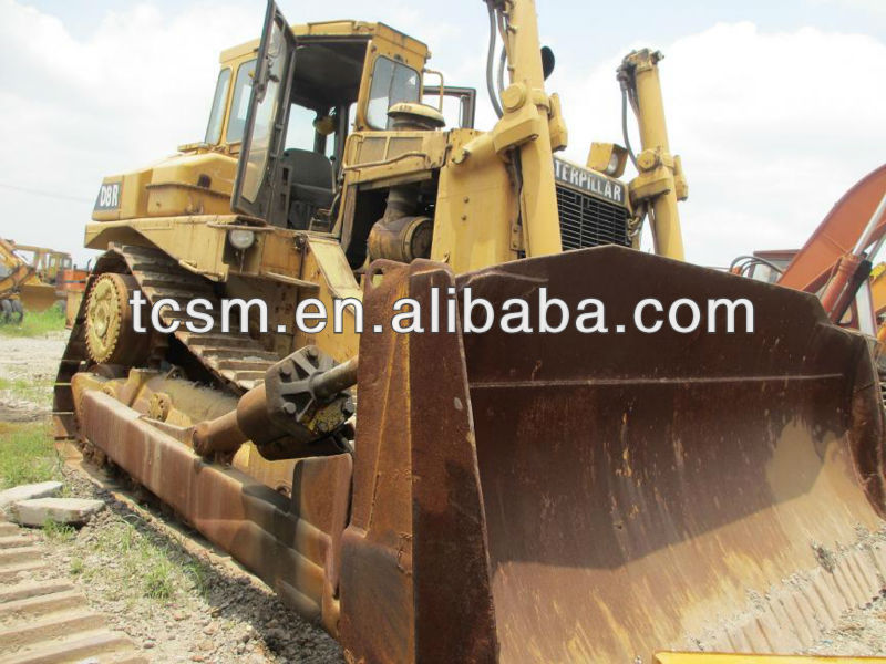 Japanese D8R crawler track bulldozers selling to african